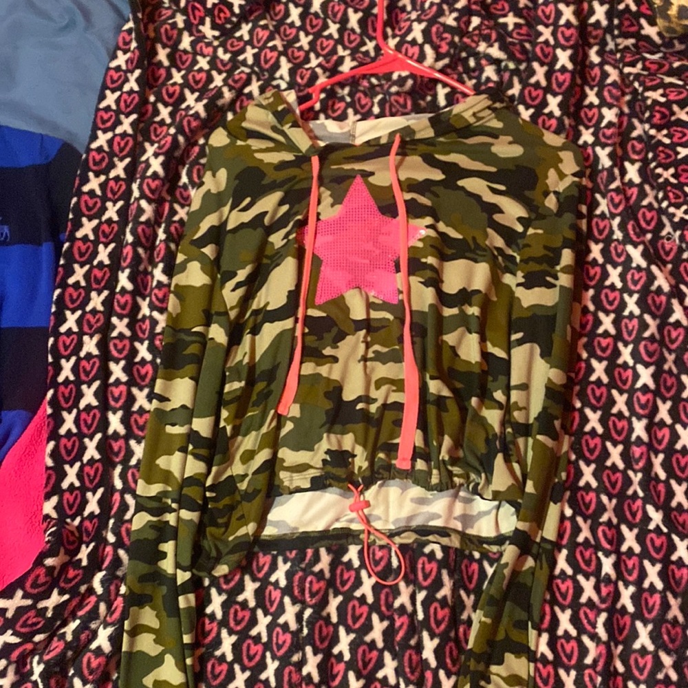 Camo Long Sleeve Tee With Pink Star